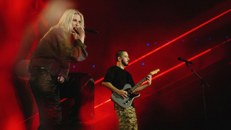 Οι Linkin Park μιλούν για τη δύσκολη επιστροφή μετά τον θάνατο του Τσέστερ Μπένινγκτον: «Κανείς δεν μπορεί να τον αντικαταστήσει»