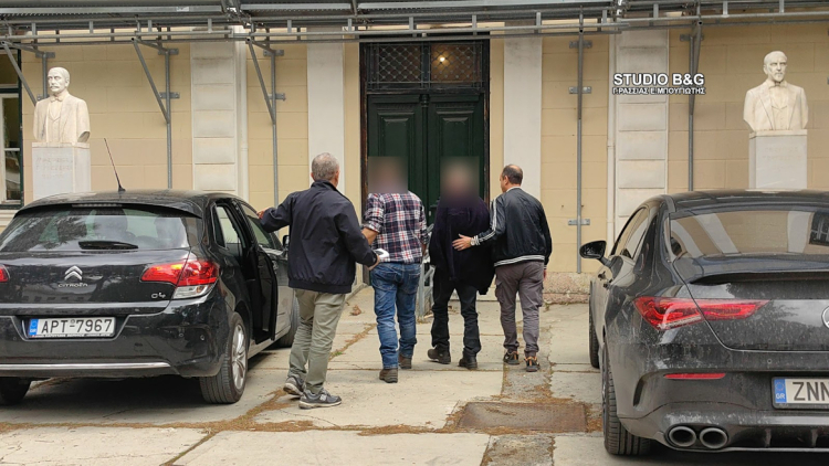Συνελήφθη 64χρονος που πυροβόλησε 49χρονο στην Επίδαυρο, χειροπέδες και στον γιο του δράστη
