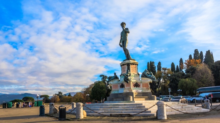 Φιάλη υγραερίου βρέθηκε κάτω από το αντίγραφο του αγάλματος του Δαυίδ στην Φλωρεντία