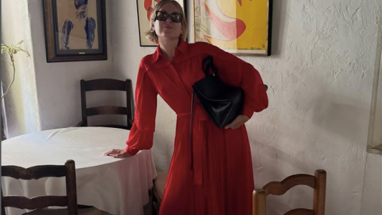Η γυναίκα που έχει πάνω από 200 κομμάτια Celine στη συλλογή της
