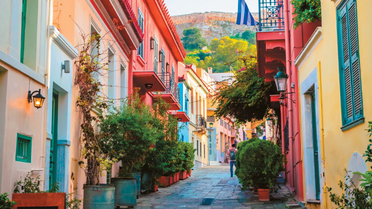 Η Πλάκα και τα Airbnb: Το πλαίσιο του 1993, κτήρια που γίνονται καταλύματα, η προσφυγή στο ΣτΕ και η νέα πραγματικότητα