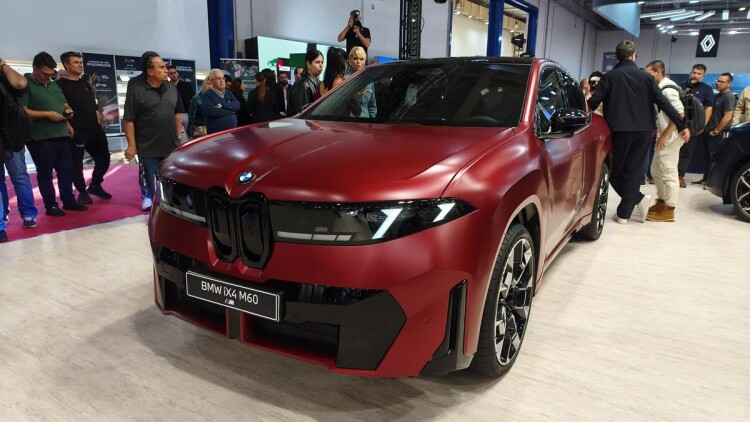 Πού θα δεις τη νέα BMW iX4 από κοντά, πριν την Έκθεση του Παρισιού