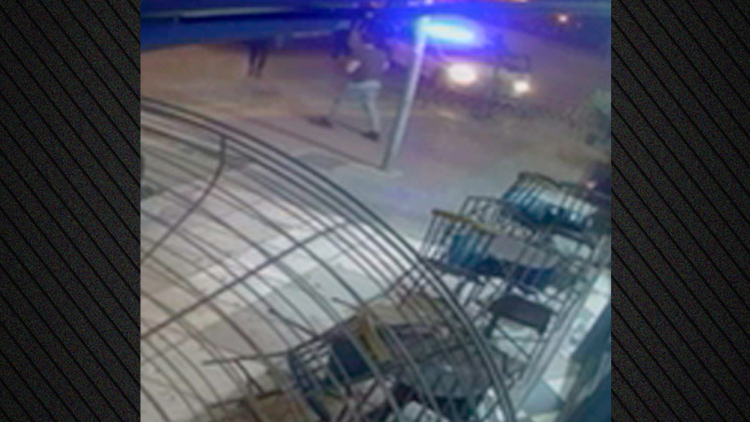 Βίντεο από την επεισοδιακή καταδίωξη στη Θεσσαλονίκη: Περιπολικά μπλοκάρουν το ΙΧ, ο οδηγός διαφεύγει τρέχοντας