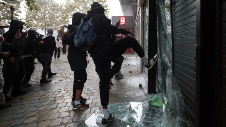 Απαγόρευση συναθροίσεων... άνω των τριών ατόμων στη Λιέγη του Βελγίου μετά τις επεισοδιακές διαδηλώσεις μαθητών

