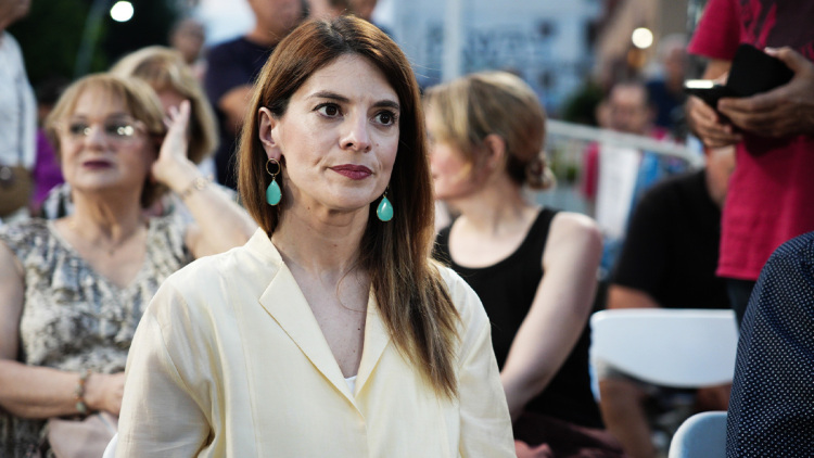 «Θα προσφύγω στη Δικαιοσύνη»: Η Άννα Παπαδοπούλου δίνει συνέχεια στον καβγά με τον πρώην βουλευτή του ΠΑΣΟΚ Δημήτρη Κωνσταντόπουλο