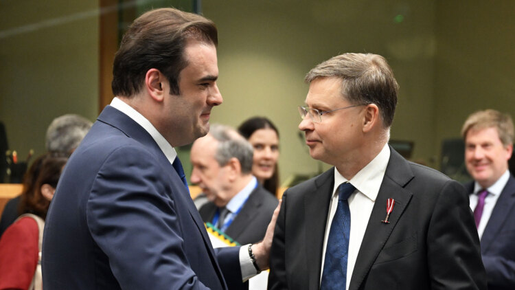 Eurogroup: Ο Ντομπρόβσκις ζητά δημοσιονομική σύνεση, «θα εξετάσουμε πιο διεξοδικά τα αιτήματα Ελλάδας και Ιταλίας για μεγαλύτερη δημοσιονομική ευελιξία»
