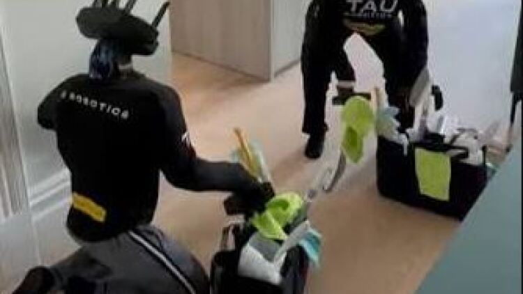 Ανθρωποειδή ρομπότ καθαρίζουν σπίτια για 30 δολάρια
