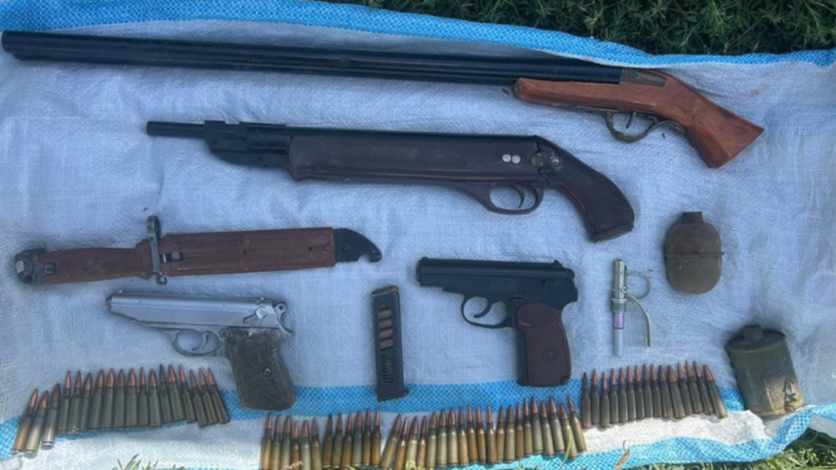  Επιχείρηση «Trigger X» από την Interpol σε 17 χώρες με 152 συλλήψεις, κατασχέθηκαν εκατοντάδες χειροβομβίδες και χιλιάδες πυρομαχικά 
