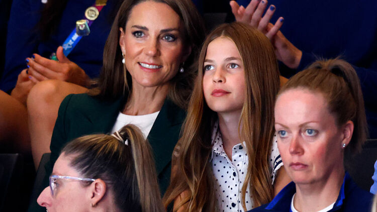 Kate Middleton – Πριγκίπισσα Charlotte: Η σπάνια έξοδός τους στο μετρό
