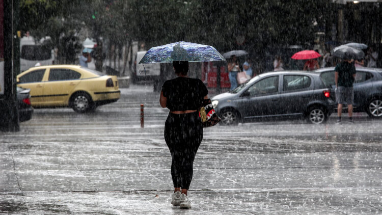 Κακοκαιρία 48 ωρών με καταιγίδες, χαλάζι, ισχυρούς ανέμους και βουτιά της θερμοκρασίας - Πότε θα χτυπήσει την Αττική