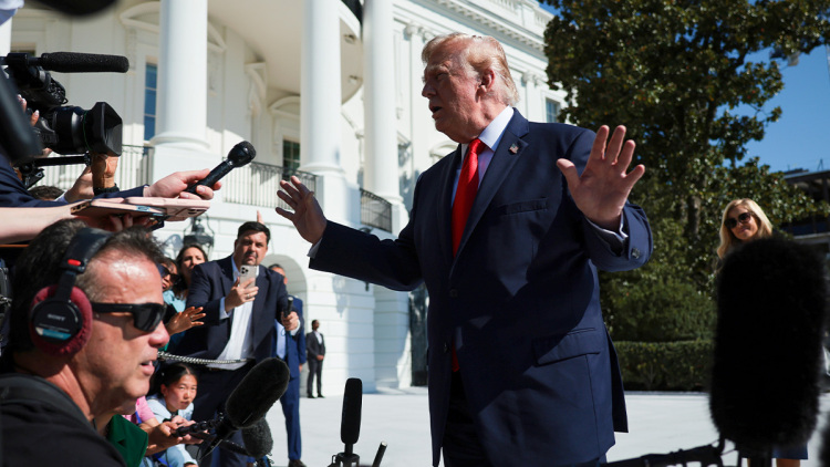 CNN: Ο Λευκός Οίκος απέπεμψε σε «ζωντανή μετάδοση» την Κίμπερλι Γκιλφόιλ, όλο το παρασκήνιο
