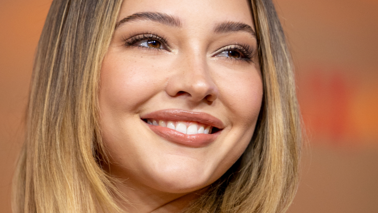 Lip Flip: Το makeup trick που κάνει τα χείλη να δείχνουν πιο γεμάτα
