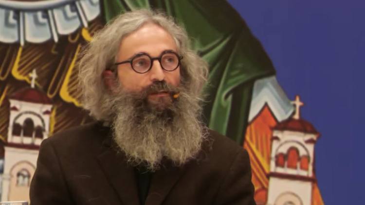 Άρης Σερβετάλης: Η μεγάλη αλλαγή στην εμφάνισή του για τον ρόλο του Αγίου Ιωσήφ, δείτε το βίντεο