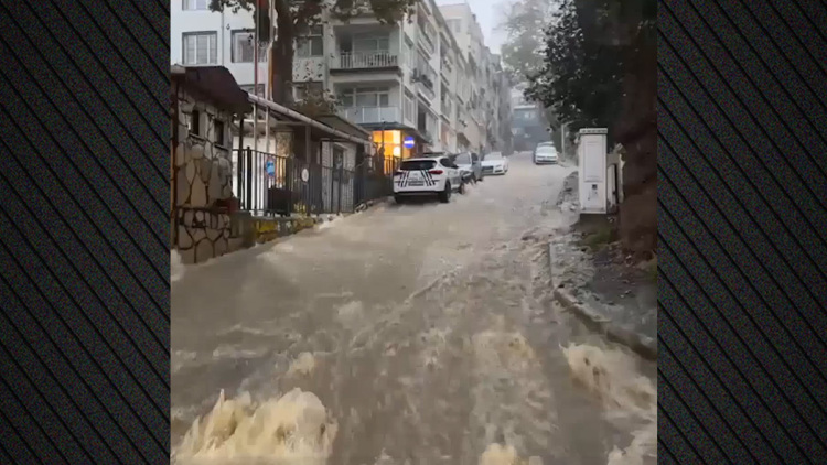 Σφοδρή κακοκαιρία στην Κωνσταντινούπολη, στα 95 χιλιοστά έφτασε η βροχή