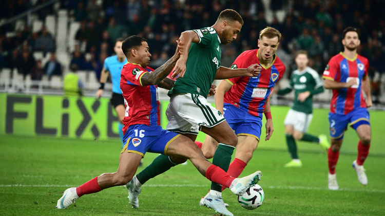 Παναθηναϊκός-Μπόρατς 1-0 (Α' ημίχρονο): Ο Ντέσερς άνοιξε το σκορ με πέναλτι, live το ματς για το Conference League