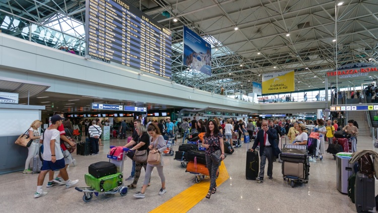 Χάος στα αεροδρόμια της Ιταλίας λόγω βλάβης στο σύστημα ελέγχου εναέριας κυκλοφορίας: Ακυρώσεις πτήσεων και καθυστερήσεις έως 4 ώρες