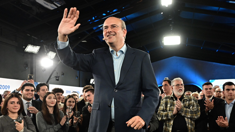 «Στις εκλογές του 2027 κρίνεται το μέλλον της χώρας, πάρτε στην πλάτη σας την μάχη»: Μεγάλη προσέλευση στην εκδήλωση του Κωστή Χατζηδάκη για τα 52 χρόνια της ΟΝΝΕΔ
