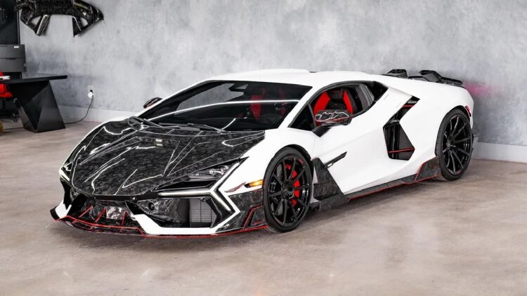 Η Mansory βάζει τη σφραγίδα της στη Lamborghini Revuelto
