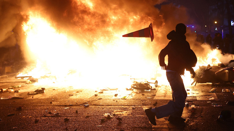 Διάγγελμα Μακρόν σήμερα μετά το χάος με τον νεκρό και τις λεηλασίες στη Γαλλία 