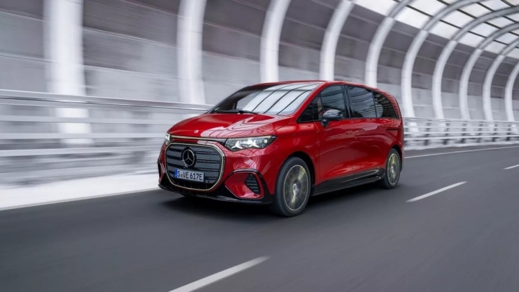 Έρχεται plug-in υβριδική Mercedes-Benz VLE