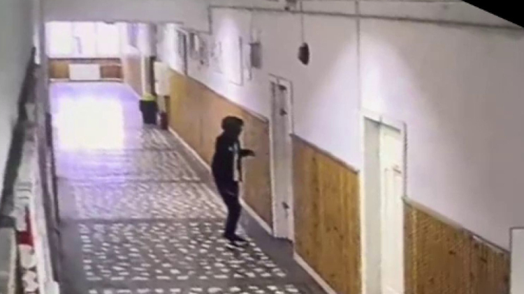 Μαθητής 13 ετών μαχαίρωσε καθηγήτρια και έναν συμμαθητή του σε σχολείο της Ρουμανίας