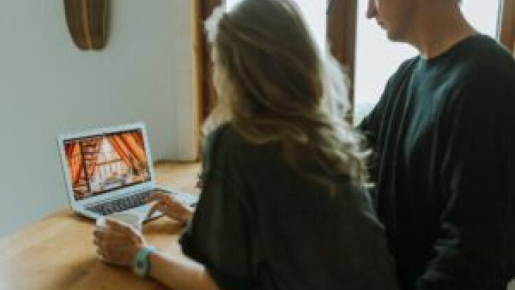 Πώς θα καταλάβετε αν ένα video που παρακολουθείτε είναι ψεύτικο