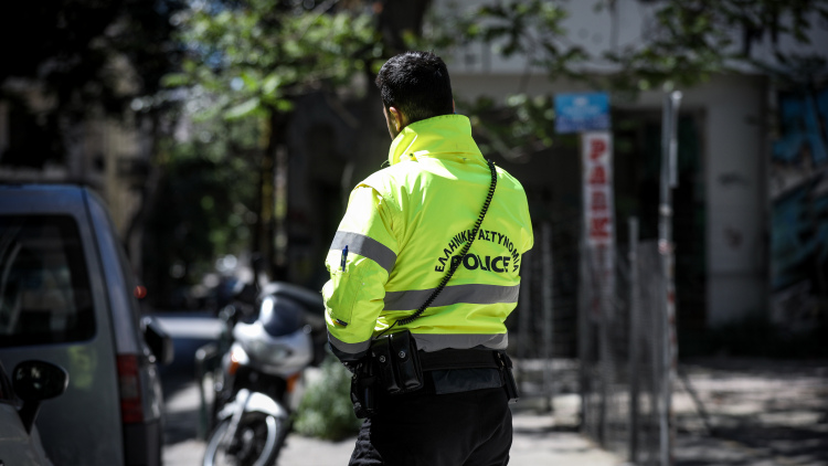 Διακοπή κυκλοφορίας στα Εξάρχεια λόγω διαρροής φυσικού αερίου
