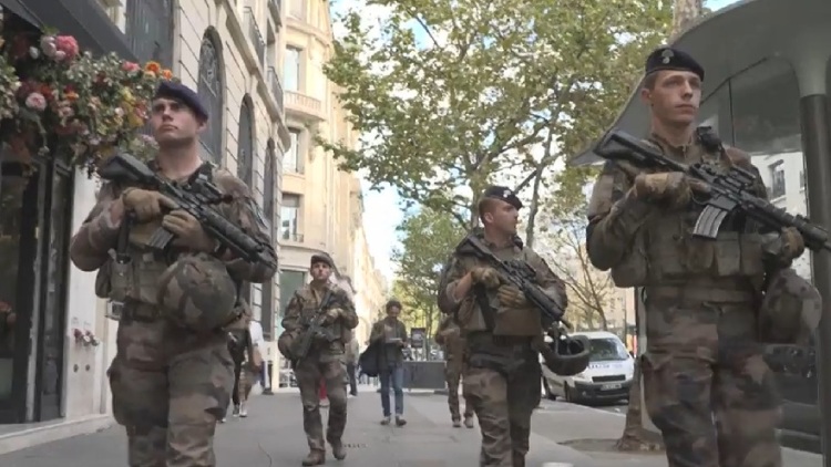 Στους δρόμους της Γαλλίας και ο στρατός για τις νέες διαδηλώσεις το Σάββατο - Εξετάζεται η απαγόρευση συγκεντρώσεων