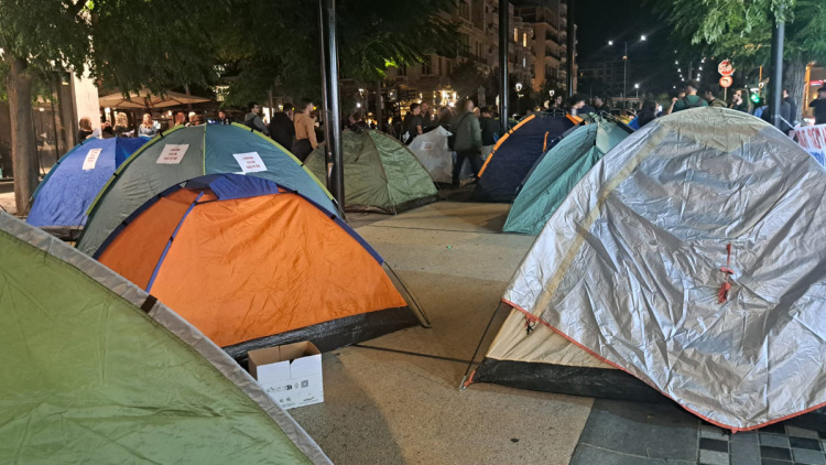 Οι φοιτητές έστησαν σκηνές και στη Θεσσαλονίκη, δείτε βίντεο και φωτογραφίες
