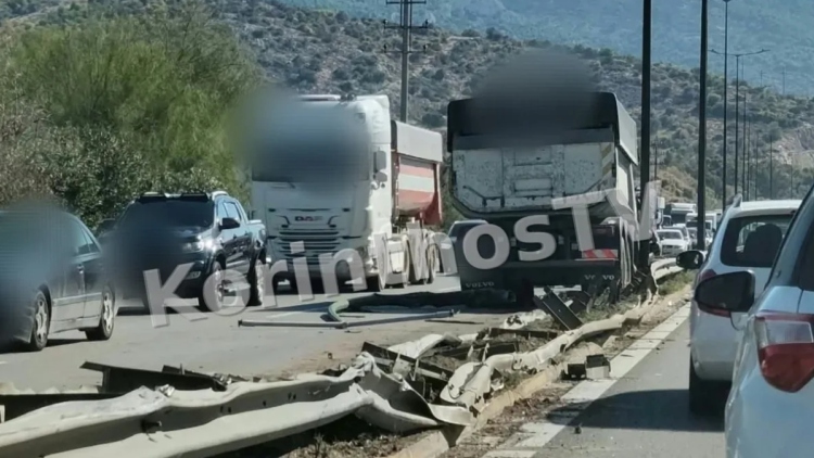 Φορτηγό έσπασε τις διαχωριστικές μπάρες και κατέληξε στο αντίθετο ρεύμα στον Ασπρόπυργο, προβλήματα στην κυκλοφορία στη Λεωφόρο Αθηνών 
