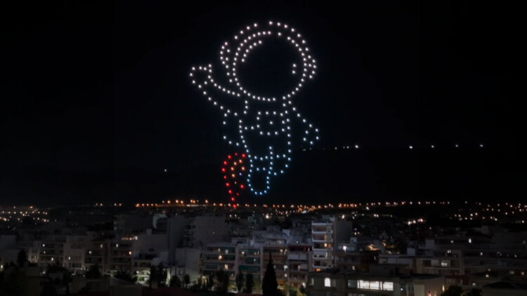 Συγκίνησε το drone show για τους μικρούς ασθενείς στο Παίδων Αγία Σοφία: Όταν οι ζωγραφιές των παιδιών φώτισαν τον ουρανό, δείτε το βίντεο