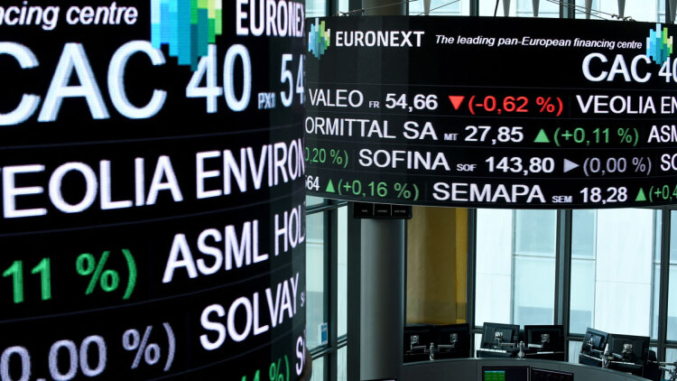 Συναγερμός για τη γαλλική οικονομία: Στο υψηλότερο επίπεδο από το 2002 το κόστος δανεισμού, έφτασε στο 5,01% - Οι επενδυτές γυρίζουν την πλάτη στο Παρίσι