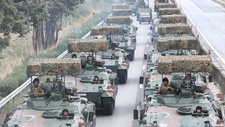 Με Leopard, drones και νέα οπλικά συστήματα η πρόβα για την παρέλαση στη Θεσσαλονίκη, δείτε φωτογραφίες και βίντεο
