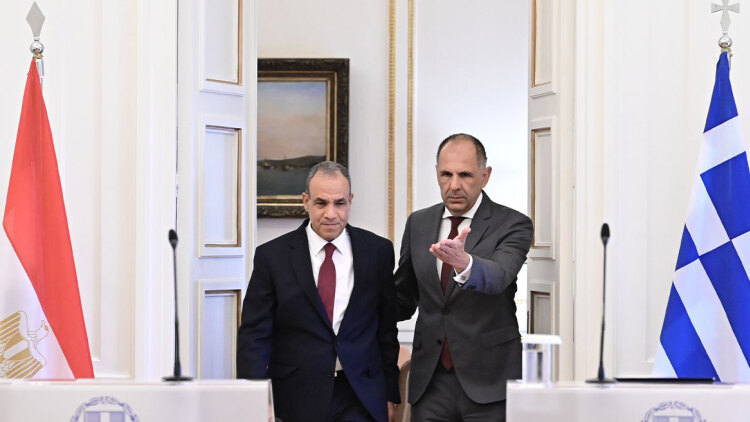 Ελλάδα και Αίγυπτος ξεκινούν συζητήσεις για την επέκταση της οριοθέτησης ΑΟΖ