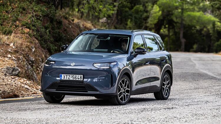 Δοκιμάζουμε το νέο πολύ προσιτό B-SUV της Leapmotor - Πόσο κοστίζει;