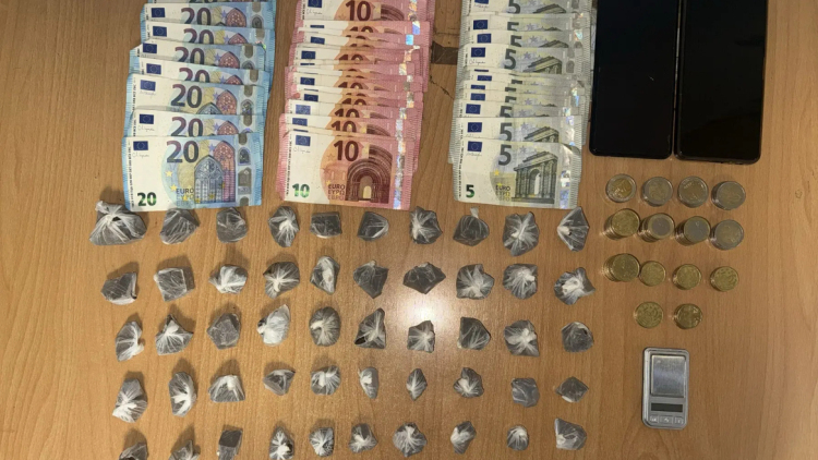Συνελήφθη 28χρονος για διακίνηση ναρκωτικών στην Ομόνοια, προσπάθησε να διαφύγει
