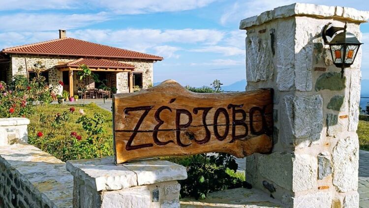 Ζέρζοβα: Στην καρδιά της Αρκαδίας, μια ταβέρνα που μαγειρεύει όπως παλιά