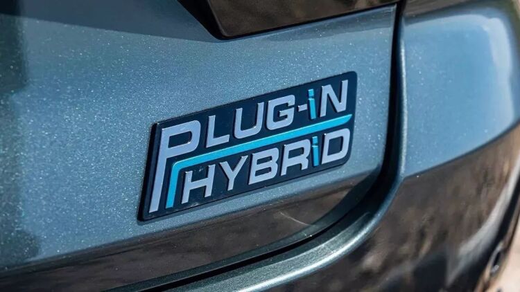 Πώς να καις το ελάχιστο δυνατό με το plug-in υβριδικό σου αυτοκίνητο