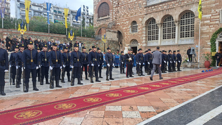 Η Θεσσαλονίκη γιορτάζει τον πολιούχο Άγιο Δημήτριο και την 114η επέτειο της απελευθέρωσής της, δείτε βίντεο και φωτογραφίες
