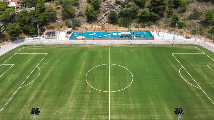 Μετά από 19 χρόνια εγκατάλειψης εγκαινιάστηκε το γήπεδο της Νέας Πεντέλης, ήταν ένα από τα τελευταία χωμάτινα της Αττικής, δείτε εικόνες