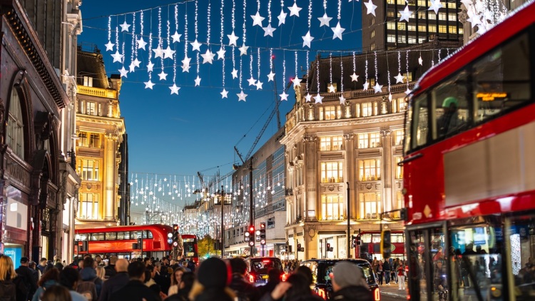 Τέλος εποχής για την Oxford Street: Ο διάσημος εμπορικός δρόμος του Λονδίνου γίνεται πεζόδρομος - Το σχέδιο με δέντρα, πλατείες και εστιατόρια