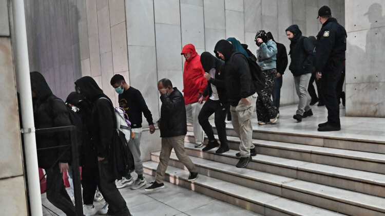 Στον Εισαγγελέα οι 59 συλληφθέντες για τη μεγάλη φορολογική απάτη στους φούρνους «Χωριάτικο»