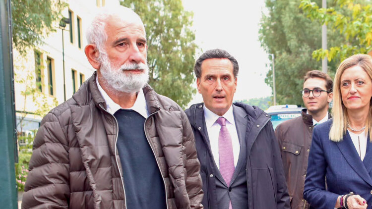 Φυλάκιση 12 μηνών με αναστολή στη γυναίκα που είχε καταγγείλει τον Πέτρο Φιλιππίδη για βιασμό, την είχε μηνύσει για ψευδή καταμήνυση