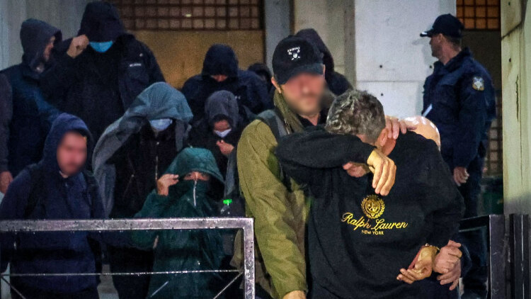 Τι κατέγραψε ο κοριός της ΕΛΑΣ για το «Χωριάτικο»: Οι επίορκοι δημόσιοι υπάλληλοι, τα «βαφτιστήρια» και τα κραγιόν YSL πριν από τους ελέγχους