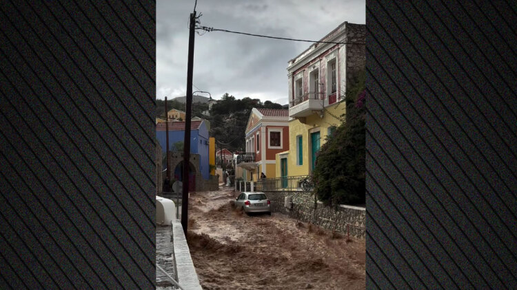 Σε ποτάμια μετατράπηκαν δρόμοι στη Σύμη λόγω της κακοκαιρίας, δείτε βίντεο