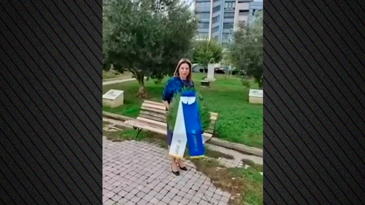 Η Καρυστιανού κατέθεσε τελικά μόνη της στεφάνι στη Θεσσαλονίκη για την 28η Οκτωβρίου, δείτε βίντεο