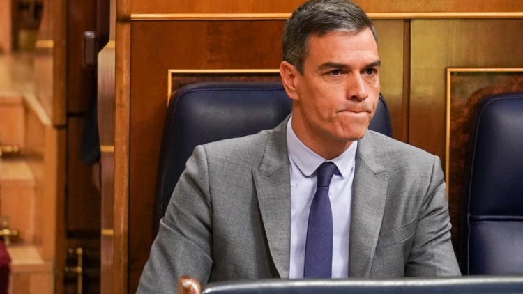El Mundo: Η σιδηροδρομική τραγωδία στην Ισπανία ανατρέπει το προεκλογικό αφήγημα Σάντσεθ