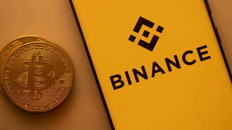 Στόχος «σύνθετης επίθεσης» από χάκερ η Binance: Αγώνας δρόμου για να περιοριστούν οι επιπτώσεις από το χτύπημα των $6,3 δισ., βουτιά στα cryptos