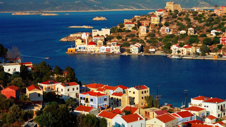 Η Έλλη επέλεξε να πάει στην πιο απομακρυσμένη γωνιά της Ελλάδας – Η ιστορία της νέας γιατρού στο Καστελόριζο