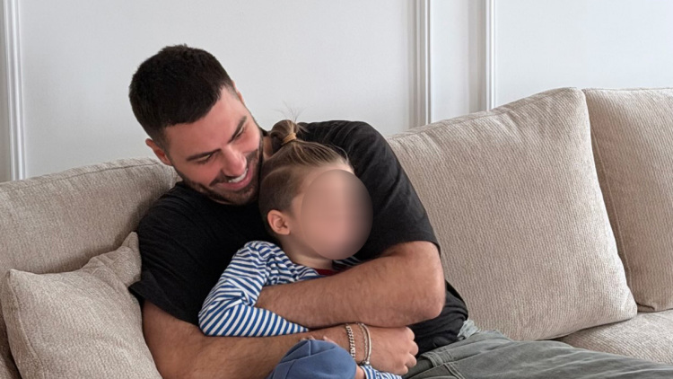 Η Ιωάννα Τούνη απαθανατίζει τον σύντροφό της με τον γιο της: Λιώνω, γράφει